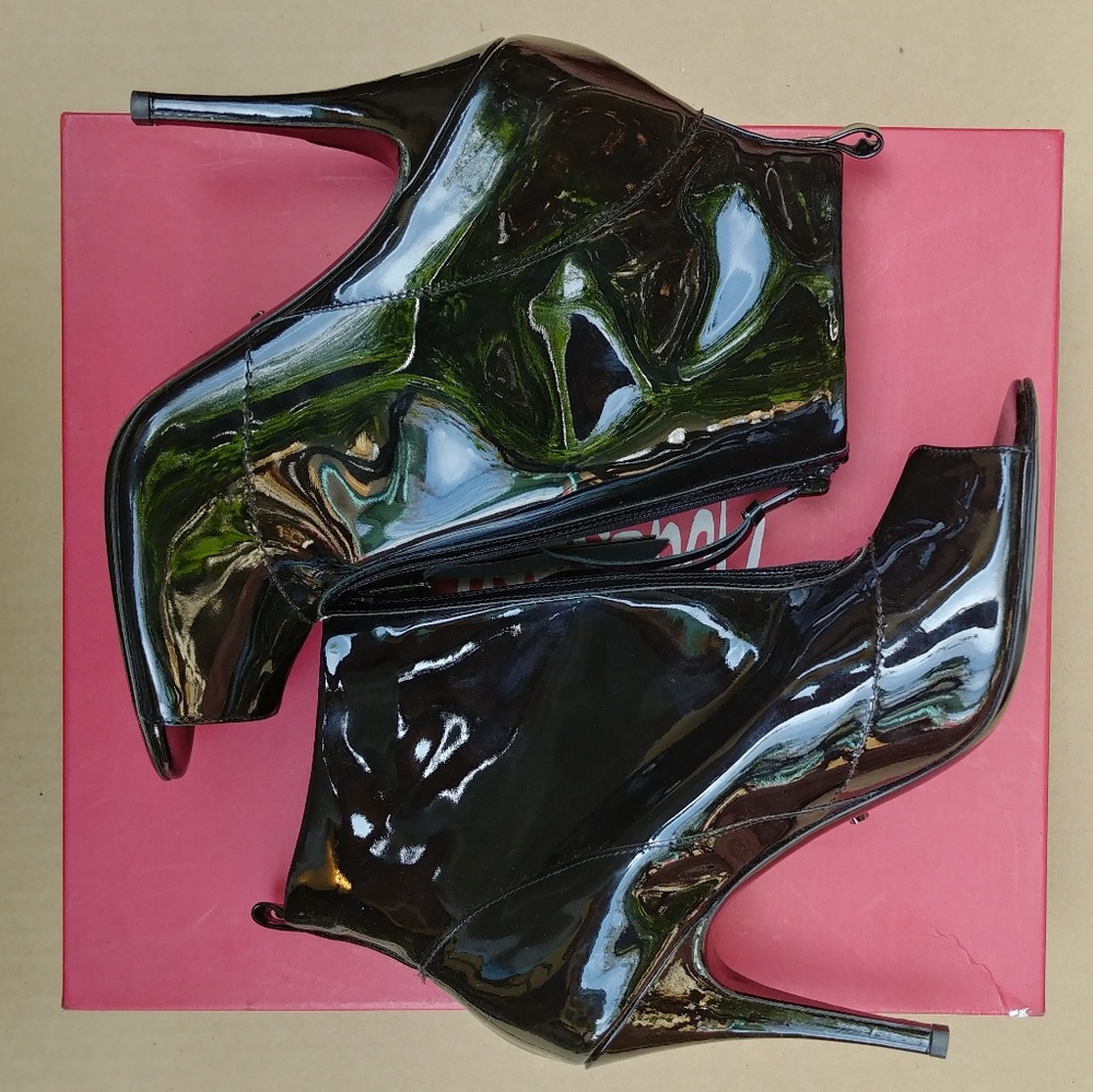 Jerome c. Rousseau andromeda patent black boots 38 - Picture 2 of 4
